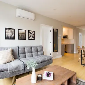 Apartment Trendy Little Italy 3 Bedroom By Den