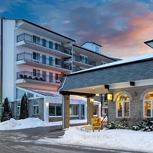 ** Hotel Super 8 By Wyndham By The Falls Canada