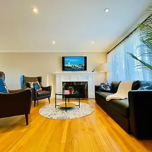 https://lovely-private-home-3-bedroom-1-bath-2-parking.halifax-hotels.org